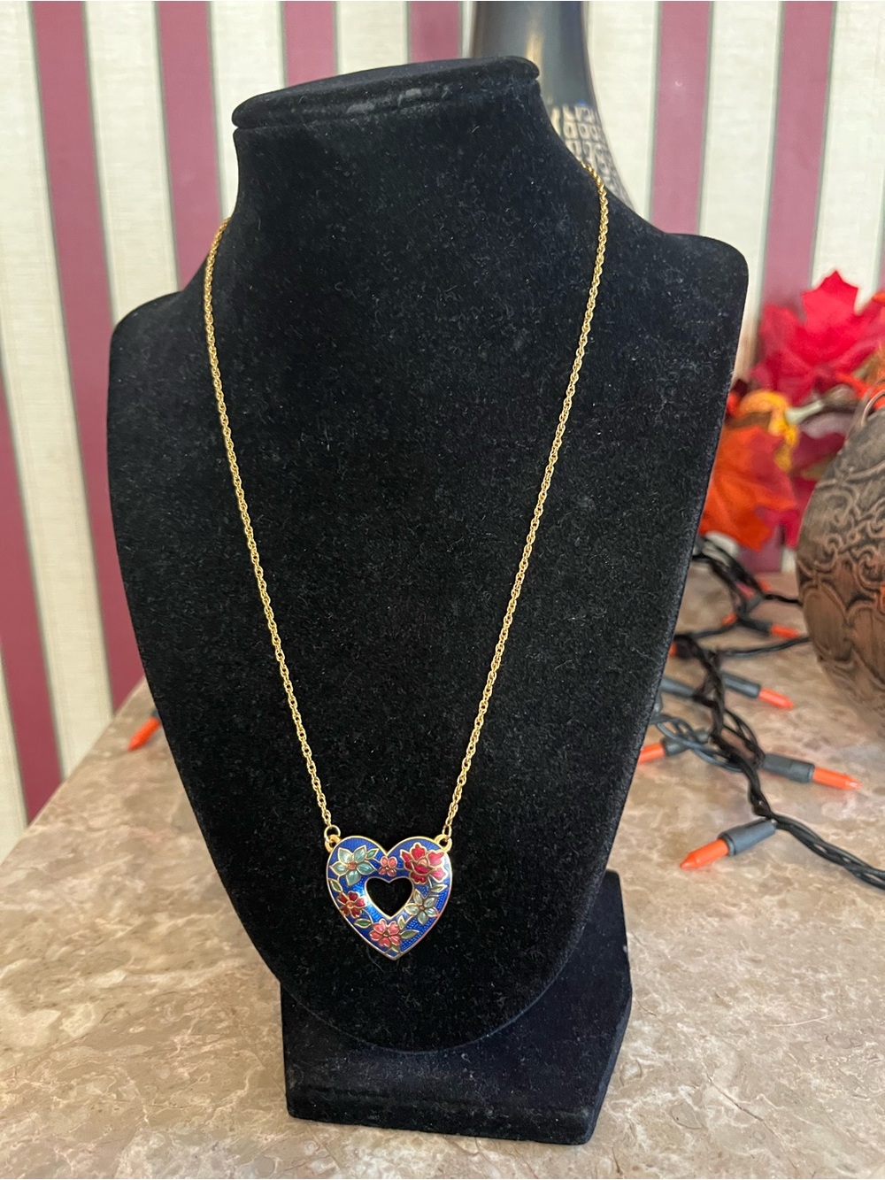Vintage cloisonné heart pendant necklace